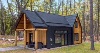 Elevated Simplicity: The Cabin’s  Premier Cottage  Escape 